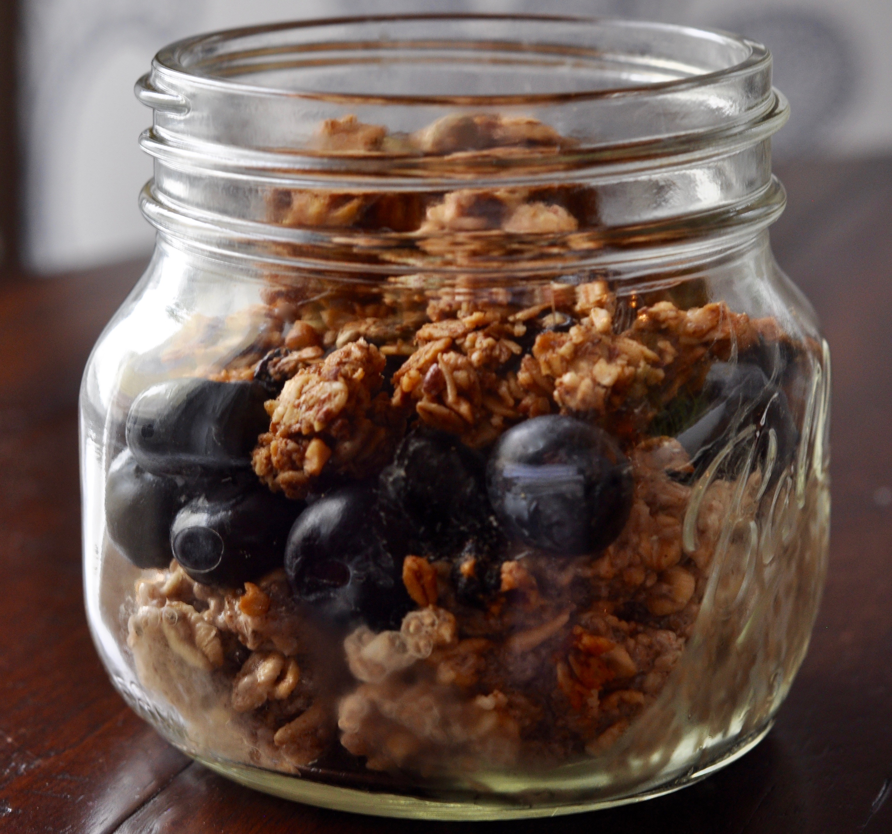 Easy Vegan Oats with Granola